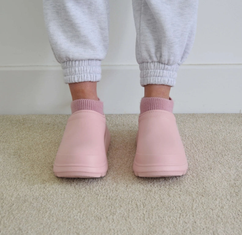 Wetterfeste Damen Clogs: Rutschfeste, bequeme Komfortschuhe Mireille mit angenehmer Cloud-Dämpfung.
