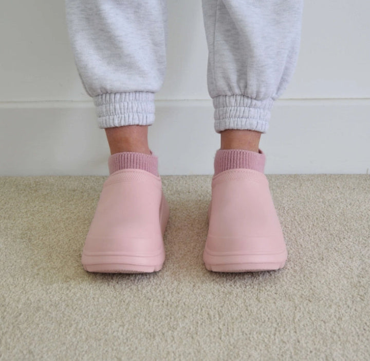 Wetterfeste Damen Clogs: Rutschfeste, bequeme Komfortschuhe Mireille mit angenehmer Cloud-Dämpfung.