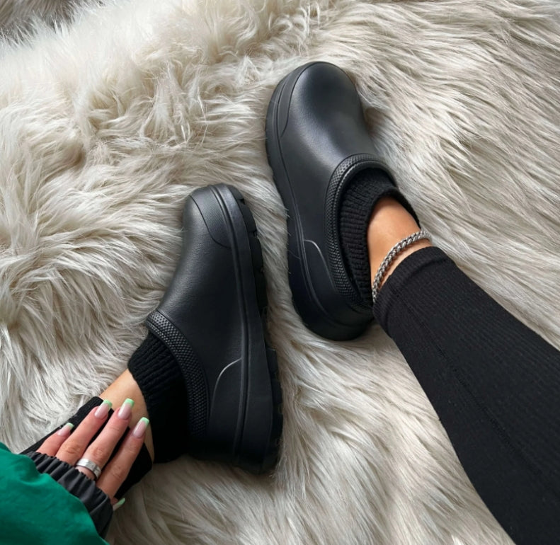 Damen Komfortclogs Mireille: Wetterfeste, cloud-weich gedämpfte Schuhe für ganzjährigen Outdoor- und Indoor-Komfort.