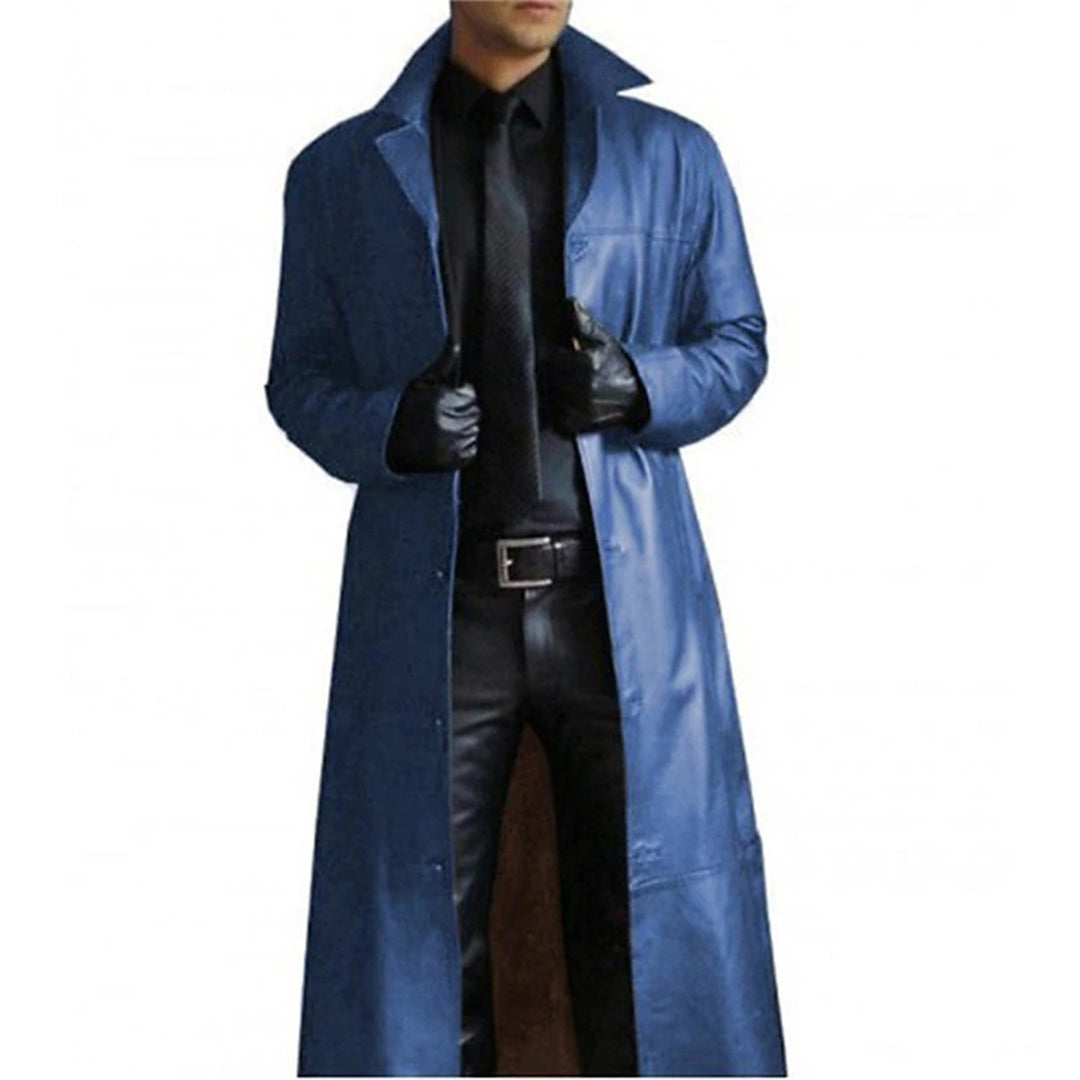 Modischer weinroter Herren Ledermantel, perfekt sitzend. Eleganter Übergangsmantel, betont die männliche Silhouette.