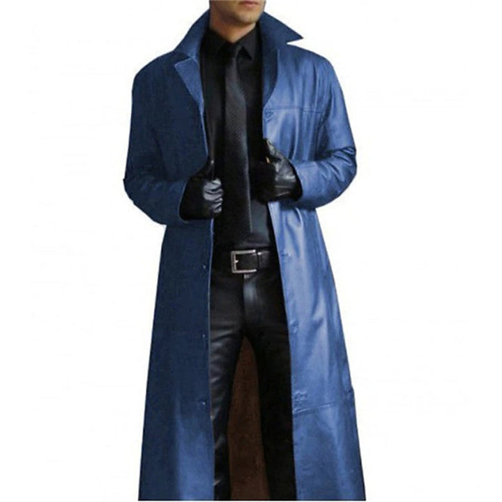 Modischer weinroter Herren Ledermantel, perfekt sitzend. Eleganter Übergangsmantel, betont die männliche Silhouette.
