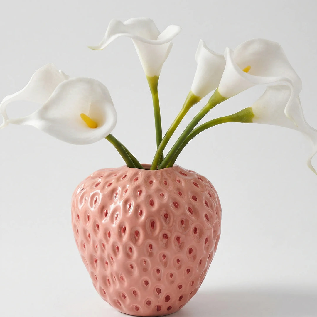 Süße Erdbeer-Vase, rote Keramik Blumenvase für verspielte Dekoration. Perfekte Tischdeko & originelles Wohnaccessoire.