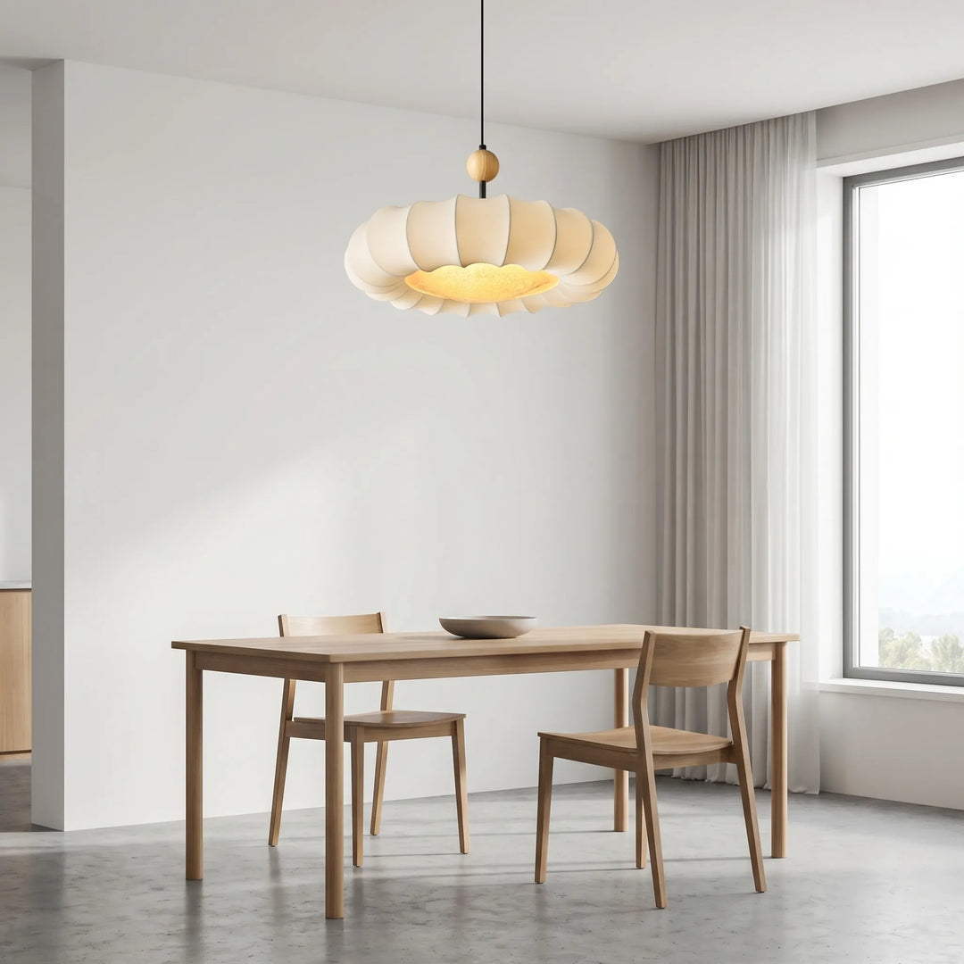 Moderne Designer Hängeleuchte in Beige. LED Stoff-Pendelleuchte mit einzigartigem Schleier-Design.