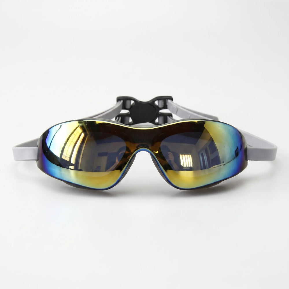 Moderne Schwimmbrille verspiegelt mit UV-Schutz, perfekt für Schwimmen, Triathlon und Wassersport.