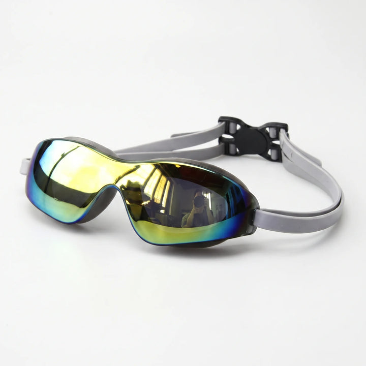 Einstellbare verspiegelte Schwimmbrille für Damen und Herren, hoher Tragekomfort bei jedem Schwimmen.
