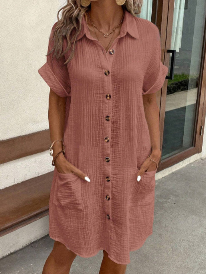 Vielseitiges Freizeitkleid: Knielanges, casual Hemdblusenkleid für Damen mit praktischer Knopfleiste; bequem und stilvoll.