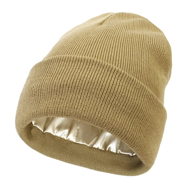 Komfortable Wintermütze für Frauen mit Seidenfutter – Frizz-Schutz und angenehme Wärme.