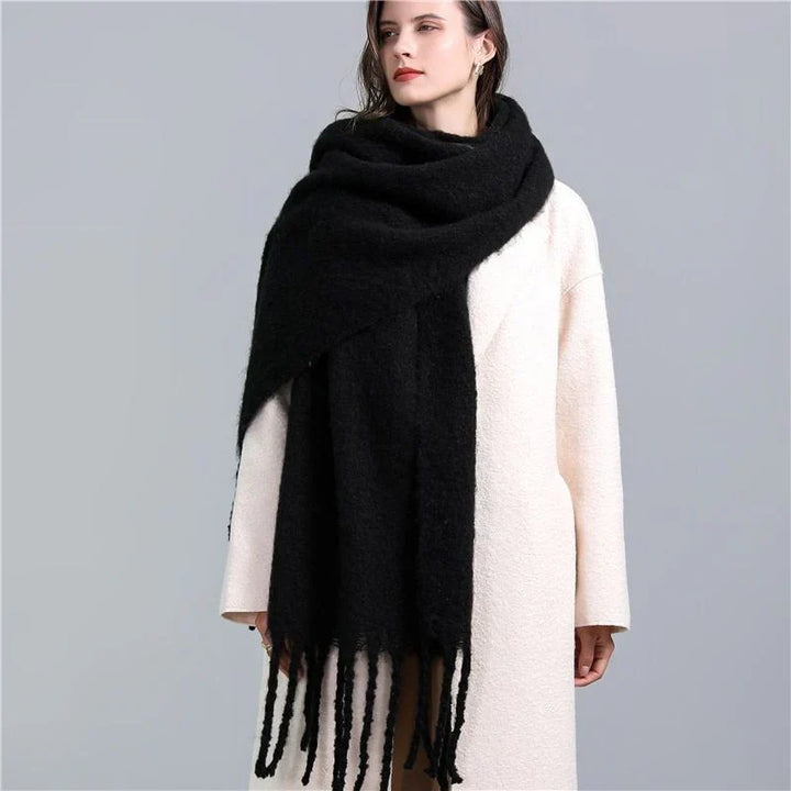 Stilvoller Damenschal, kariert, aus weichem Polyester. Kuschelig warm für Herbst & Winter. Ideales Geschenk.