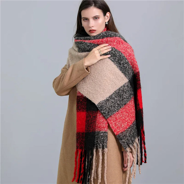 Damen Karierter Schal, warm und stilvoll, mit Quasten. Must-have Accessoire für die Winter- und Herbstzeit.