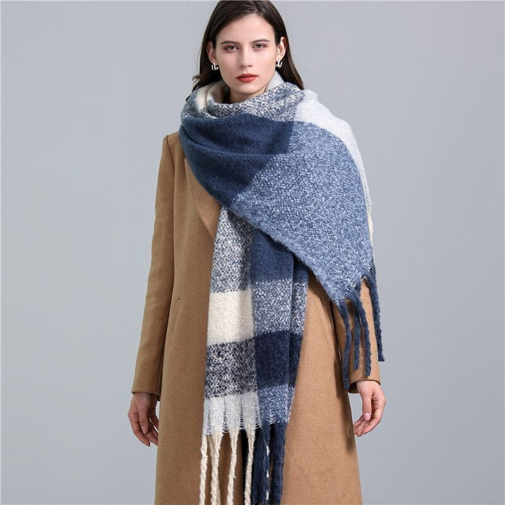 Warmer & weicher Damenschal, kariert, mit Quasten. Ideal für Herbst & Winter. Elegantes Mode-Accessoire.