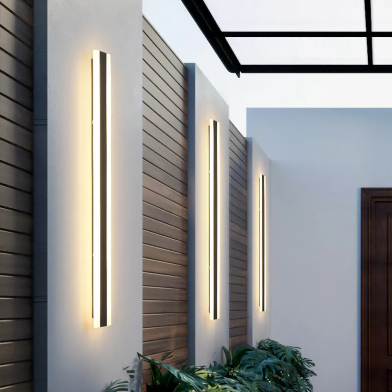 Moderne LED Wandlampe für Garten und Terrasse, langlebige Außenbeleuchtung, ideal für Eingangsbereich.