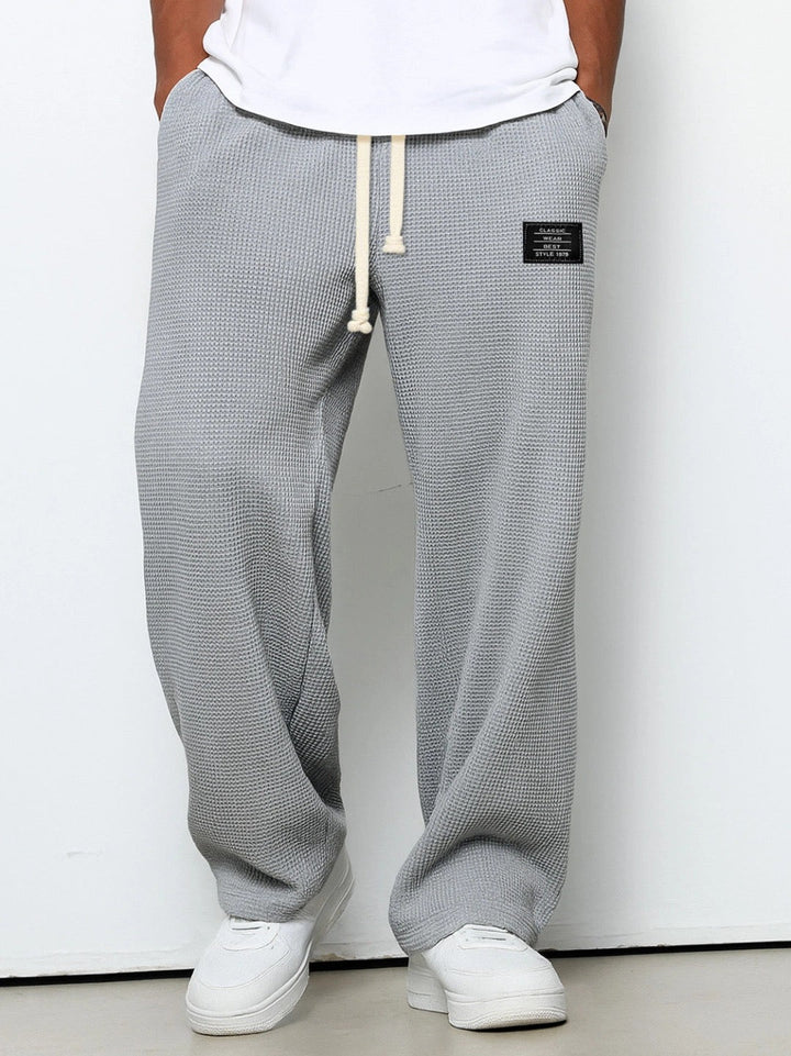 Bequeme weite Herrenhose für Freizeit, lässig und modern im relaxed fit design.