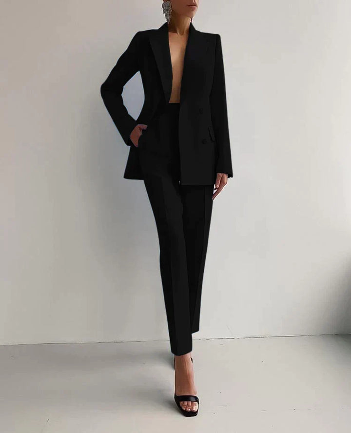Elegantes Damen Blazer & Hose Set für Business und schicke Anlässe. Zeitloser Hosenanzug.