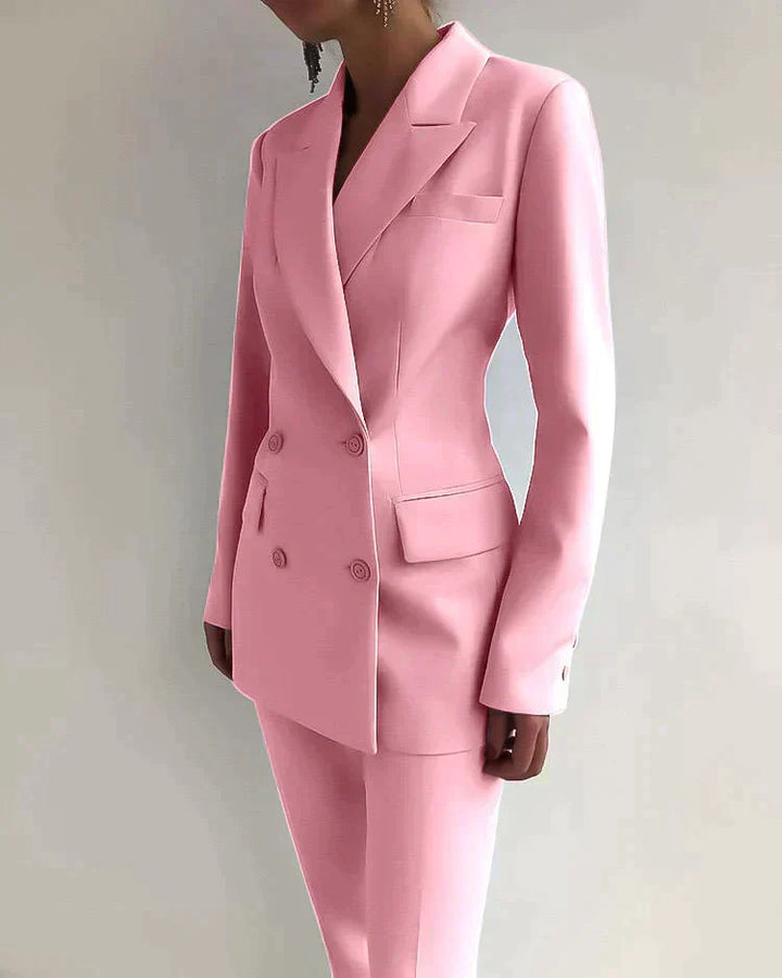 Stilvolles Damen Blazer und Hose Set. Zeitlose Eleganz für die moderne Frau im Business-Stil.