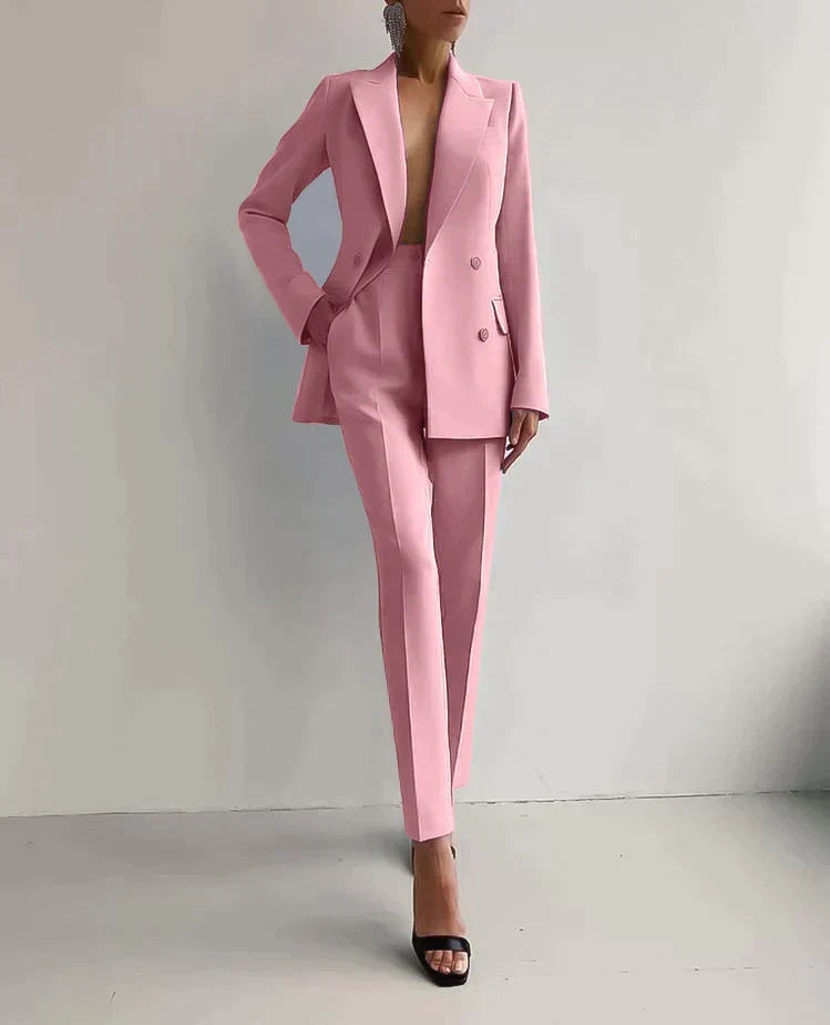Moderner Damen Hosenanzug: Stilvolles Blazer-Hose-Set, ideal für Büro und professionelle Auftritte.