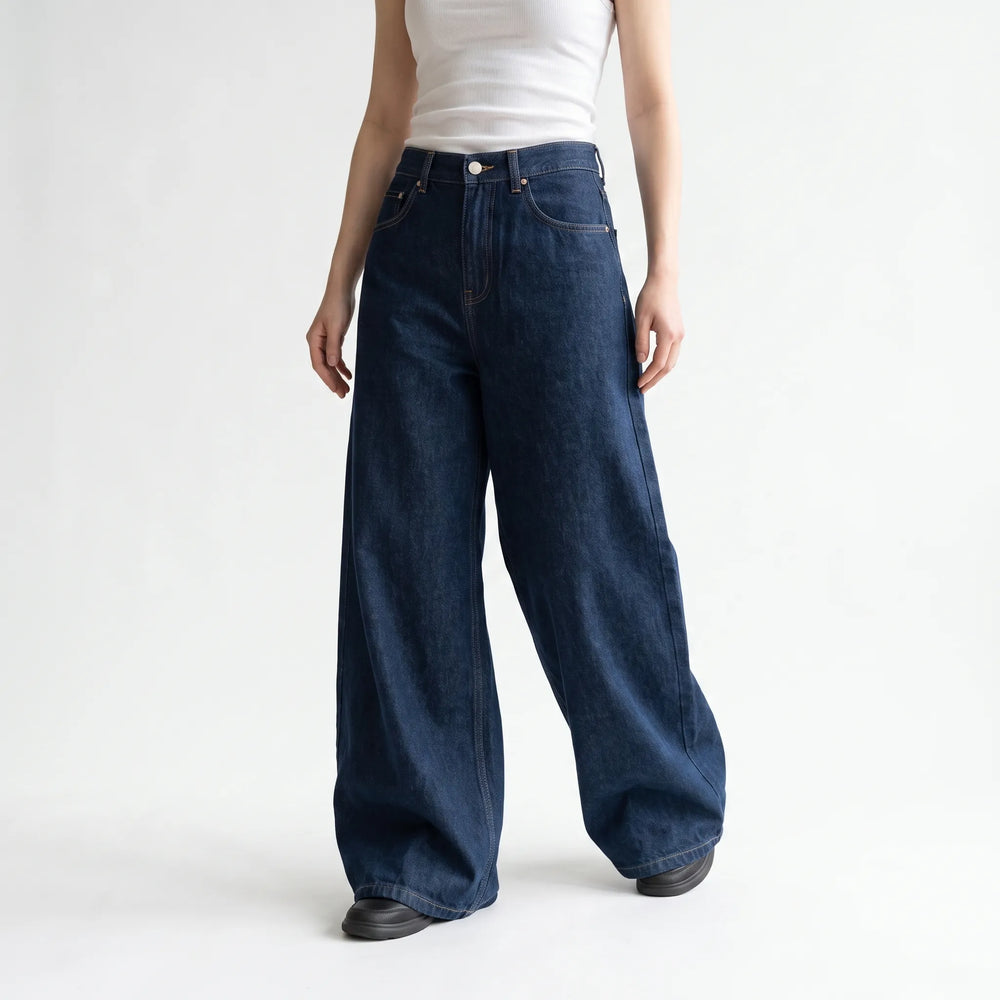 Vielseitige Damen Wide Leg Jeans 'Iris' in Dunkelblau, lässig & bequem mit weitem Bein; ideal für den Alltag.