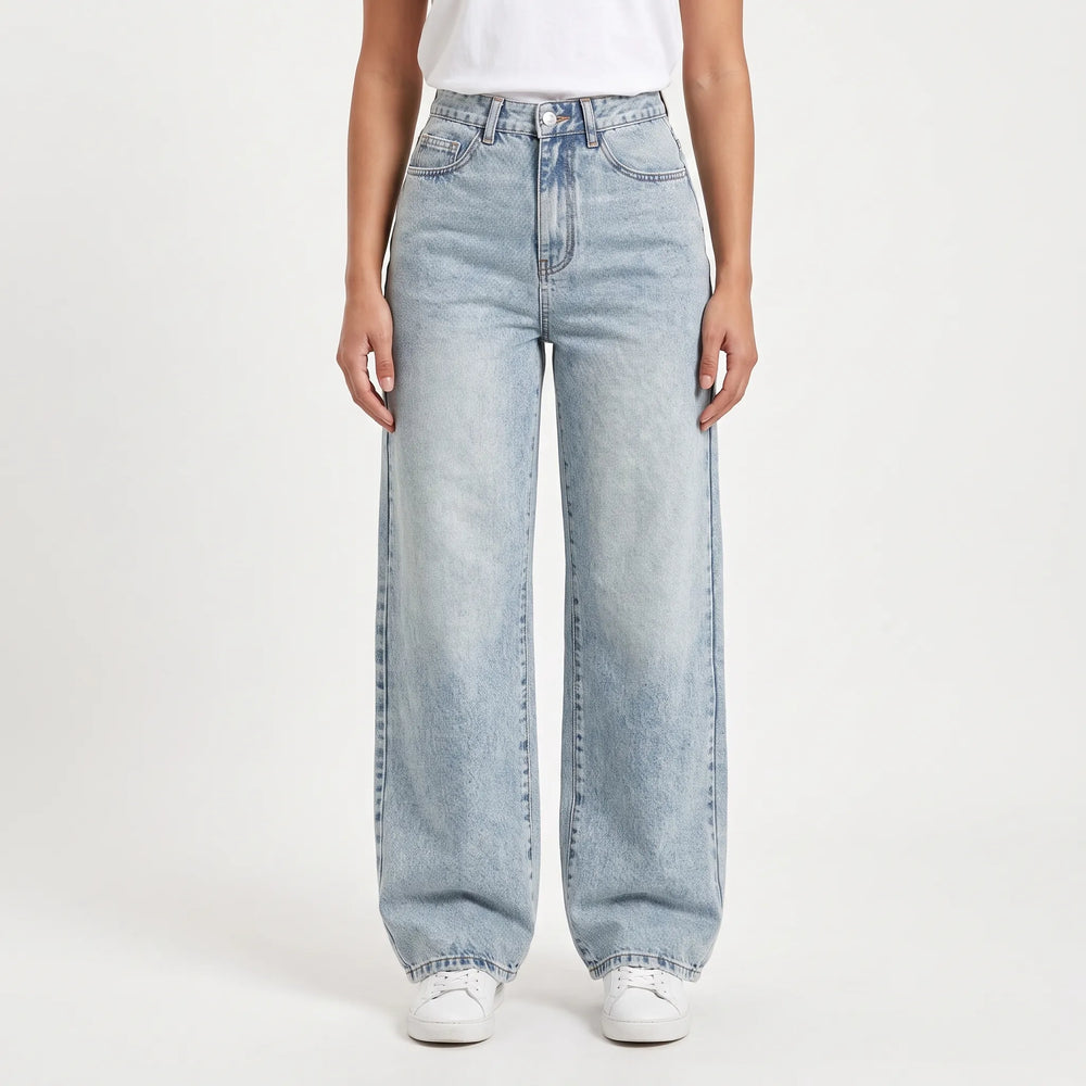 Bequeme Damen Wide Leg Jeans aus Denim mit High Waist für eine lockere Passform und stilvollen Komfort.