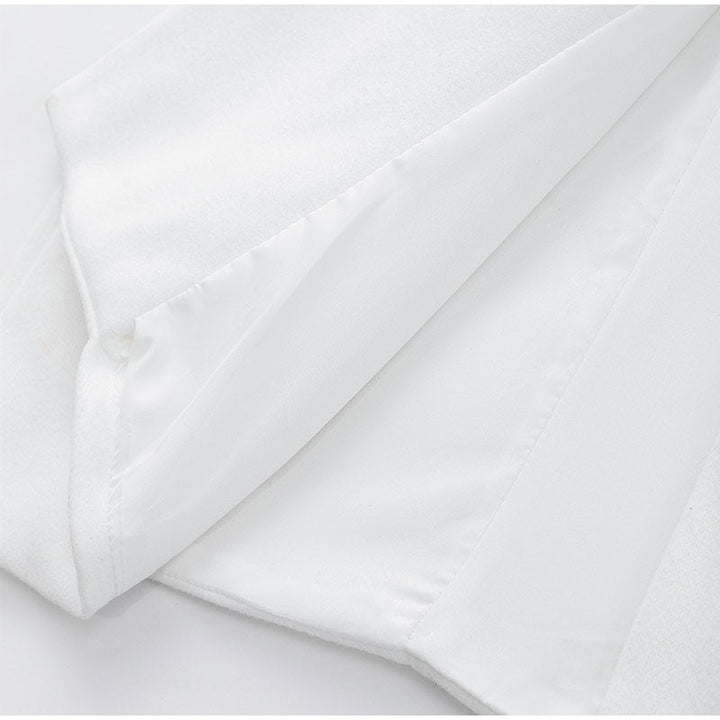 Elegante Damen-Oberbekleidung: warmer Langmantel für jede festliche oder Alltags-Gelegenheit.