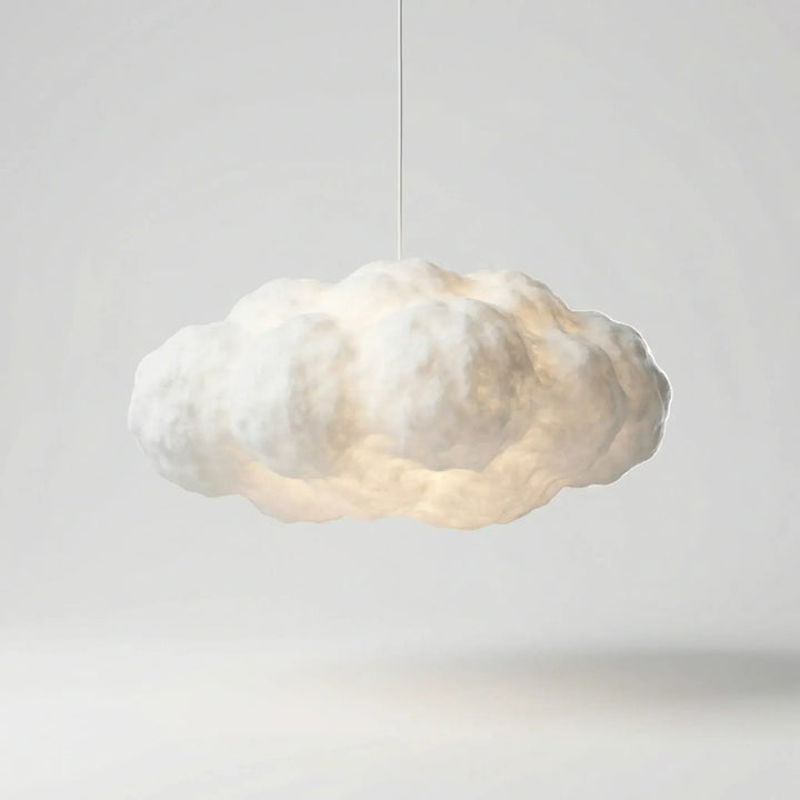 Moderne wolkenförmige LED-Hängeleuchte in Weiß, perfekt für energiesparende und stimmungsvolle Wohnraumbeleuchtung.