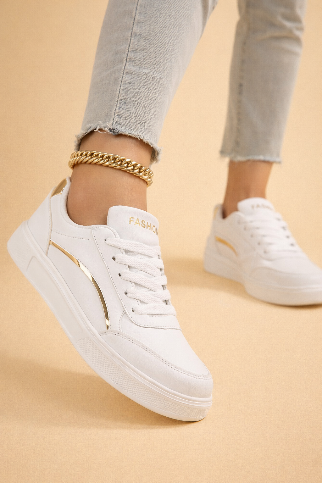 Rutschfeste Damen Sneaker mit Schnürung, leicht und modisch für Freizeitaktivitäten.