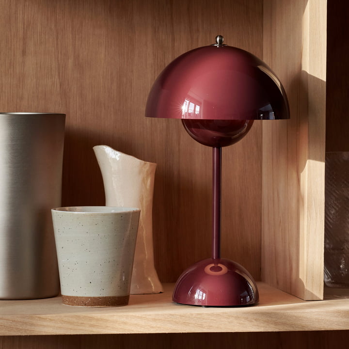LED Tischlampe MoonGlow, dimmbar, schafft farbiges Licht und gemütliche Atmosphäre.