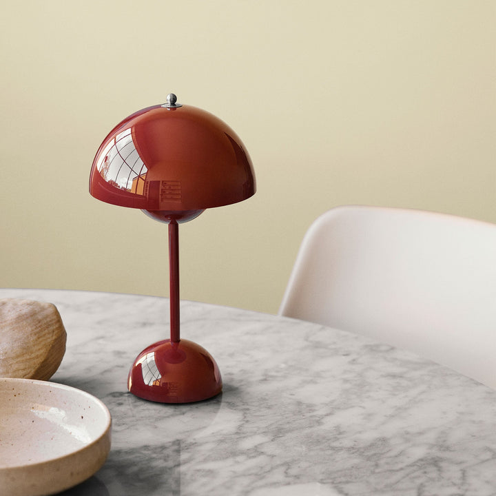 LED Designleuchte MoonGlow, kabellos, dimmbar, für ein personalisiertes Lichterlebnis.