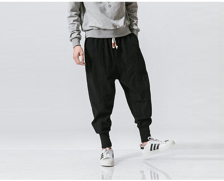 Bequeme Herren Baggy Haremshose, ideal als Freizeithose oder Sporthose für urbanen Style.