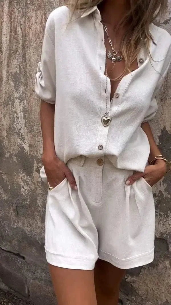 Damen Zweiteiler Set mit elegantem Hemd und bequemen Shorts für den perfekten Sommer-Look.