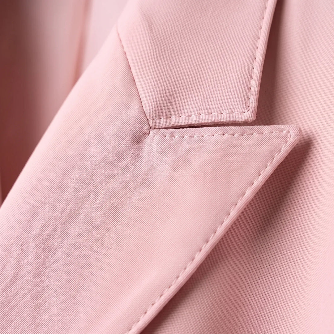 Hochwertiger Damen Business Anzug, formeller Zweiteiler, komfortabel für professionelle Büromode im Herbst.