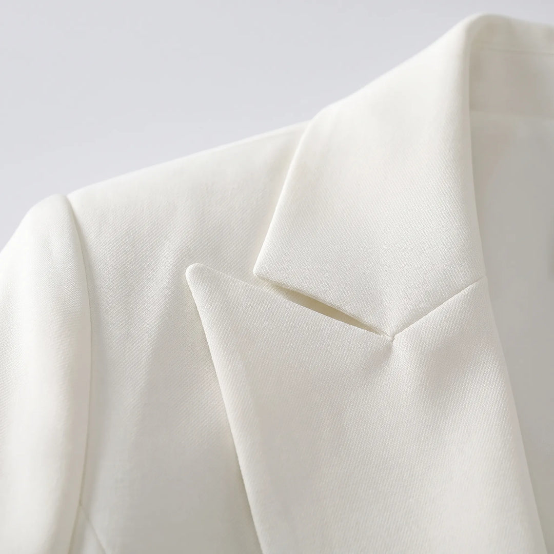 Stilvoller Damen Hosenanzug Tracey für Frühling & Herbst. Eleganter Zweiteiler für ein modisches Büro Outfit.