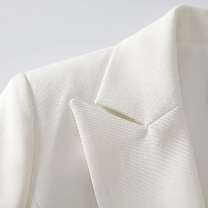 Stilvoller Damen Hosenanzug Tracey für Frühling & Herbst. Eleganter Zweiteiler für ein modisches Büro Outfit.