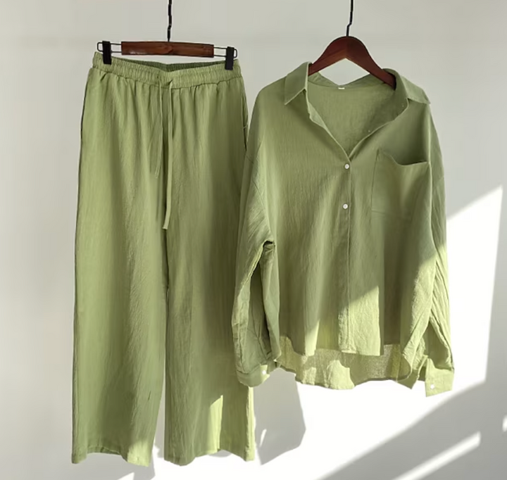 Lockeres Damen Set Mariella: Oversized Bluse & weite Hose. Perfekt für elegante Sommer-Freizeit Looks.