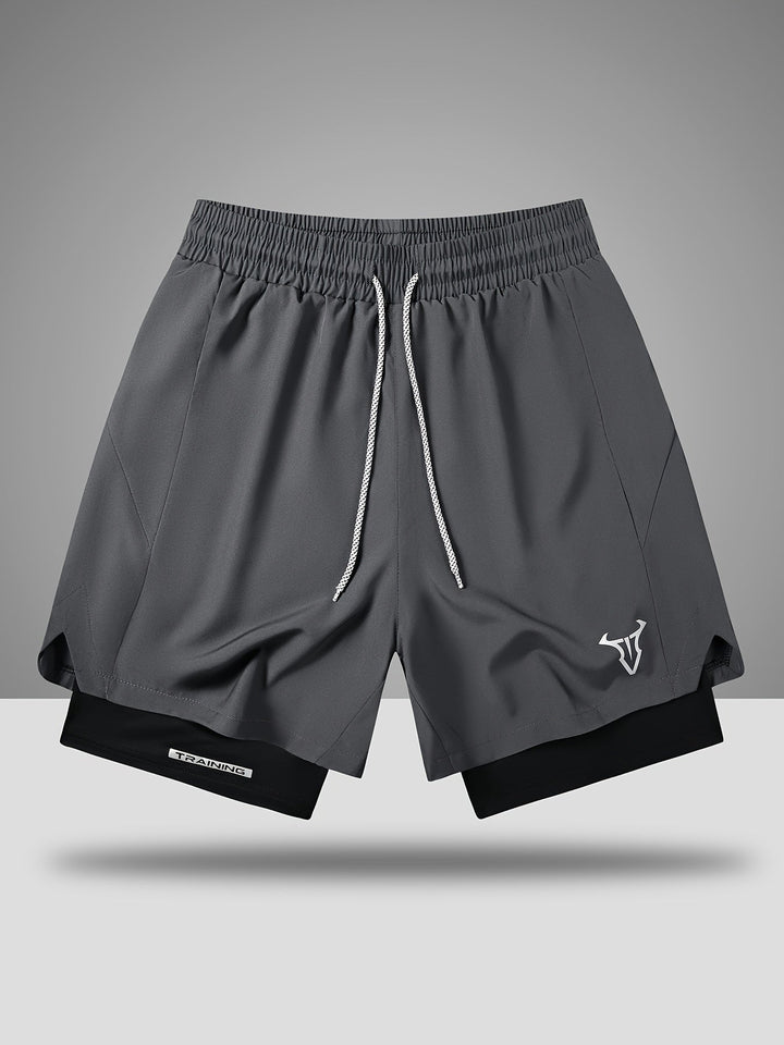Dunkle Herren Trainingsshorts. Modernes Design, funktional für Fitness, Laufen und Sport im Sommer.