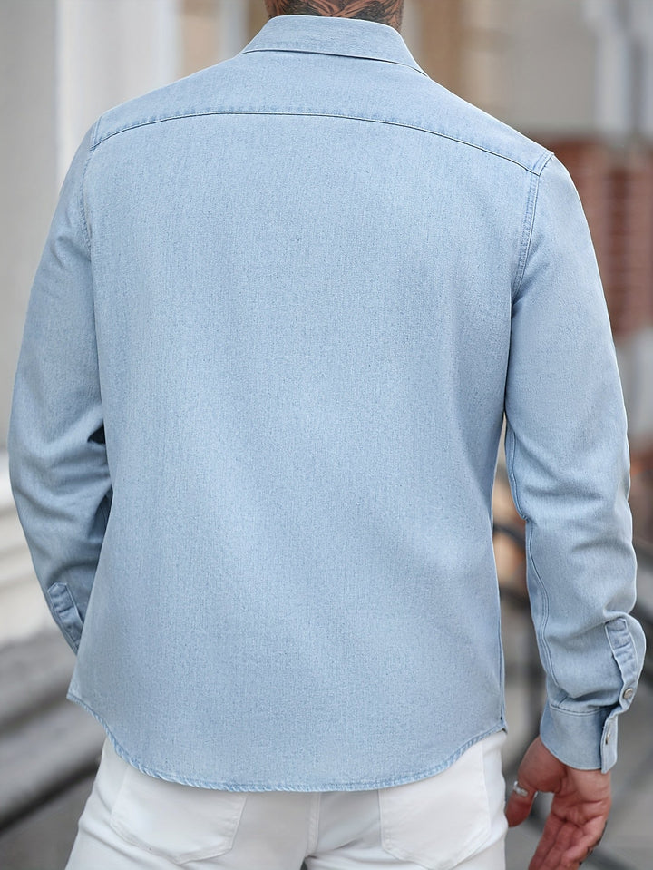 Vorderansicht Herren Western-Hemd in Blau mit Druckknöpfen, komfortabel & stilvoll für Freizeit und Alltag.