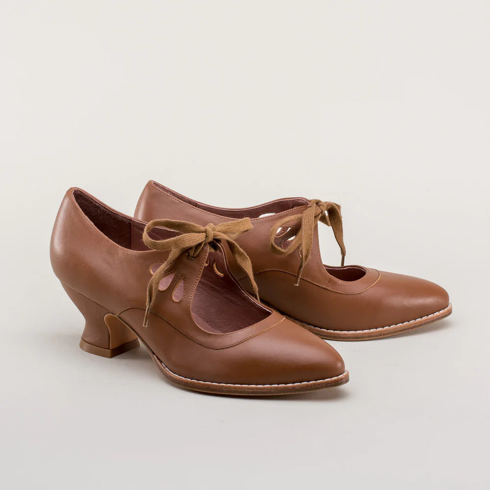 Schwarze Damen High-Heels mit Fußgewölbestütze und rutschfester Sohle. Elegante Pumps für Büro und Alltag.