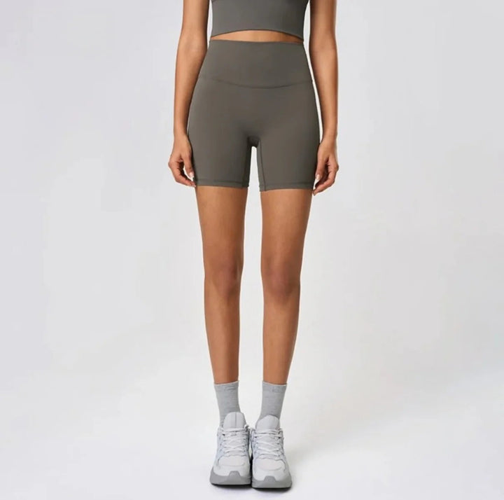 Dunkelblaue Damen Yoga-Shorts, dehnbar und atmungsaktiv, perfekt für Fitness & Freizeit.