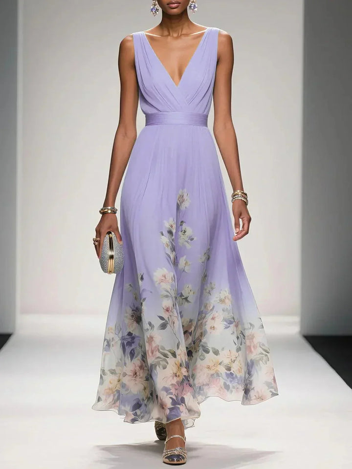 Detailansicht: Florales Muster auf leichtem Damen Sommer Maxikleid. Atmungsaktiv, stilvoll & trendig.