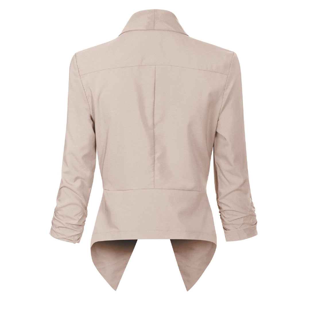 Selbstbewusster Damen-Langarm-Blazer, offen, elegant für Business & Casual, moderne Damenmode.