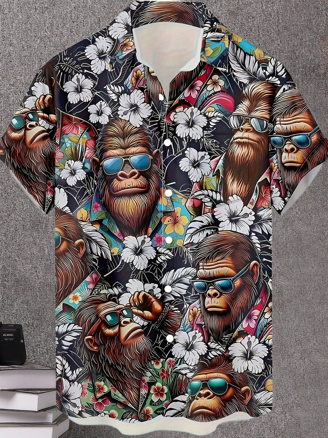 Herren Hawaiihemd mit lebhaftem tropischem Gorilla Print, ideal für Sommer, Strand & Festival.