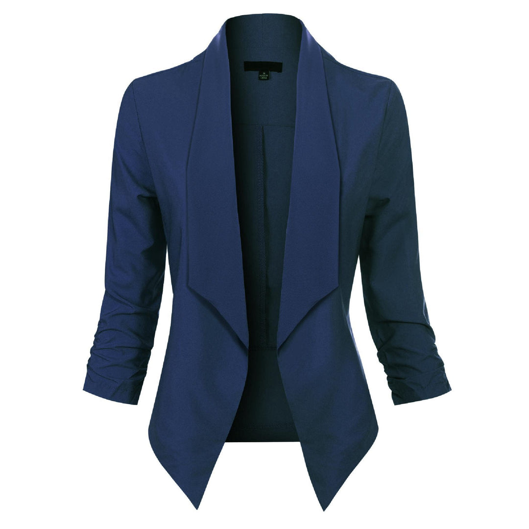 Raffinierter Damen-Blazer, langärmelig und offen, perfekt für einen schicken, modernen Auftritt.