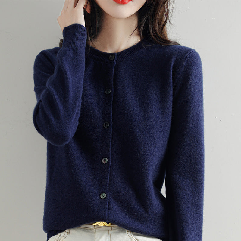 Komfortabler Damen Cardigan mit Langarm und Knopfleiste, perfekt als Oberteil für den Alltag.