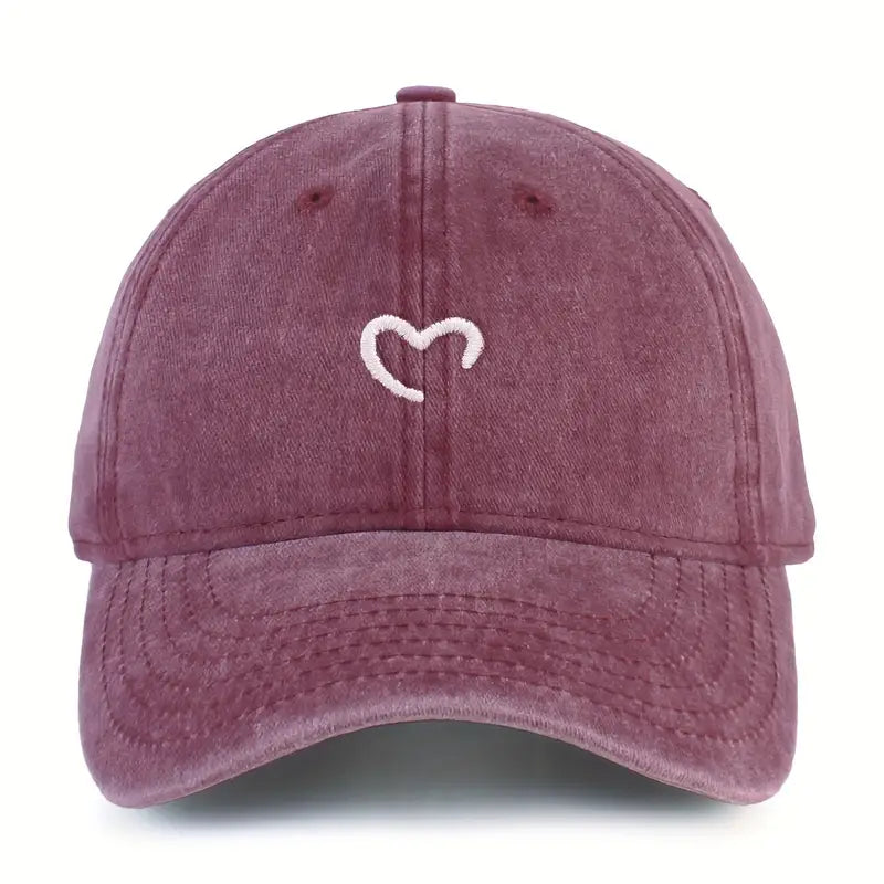 Hochwertige Damen Sommer Mütze aus Baumwolle mit stylischer Herzstickerei. Must-have Accessoire.