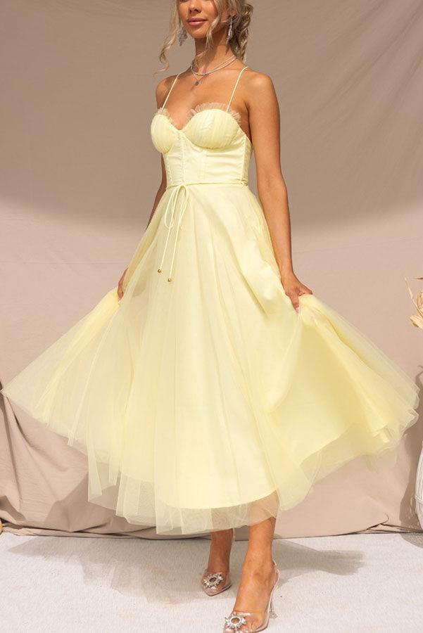 Bequemes und elegantes Damen Maxikleid, ärmellos, Träger, knöchellang, für lange Sommernächte.