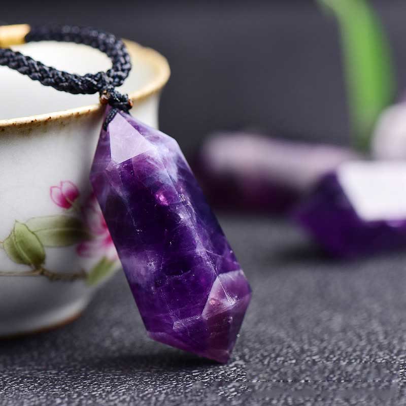Damen Halskette Naturkristall, Hexagon-Anhänger, heilende Energie & stilvoller Schmuck.