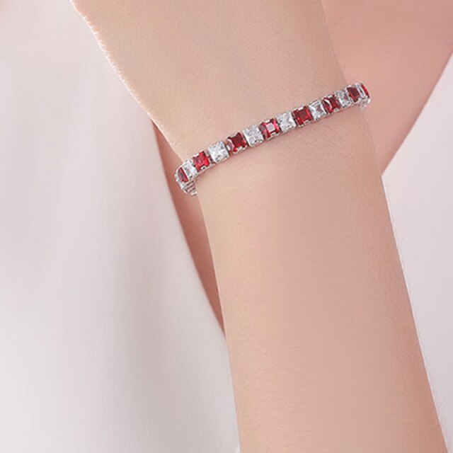 Hochwertiges Zirkonia-Tennisarmband, unisex. Luxuriöser Glanz für besondere Momente.