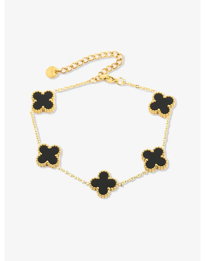 Stilvolles Damenarmband mit fünffachem Kleeblatt, moderner Schmuck als elegantes Accessoire für Frauen.
