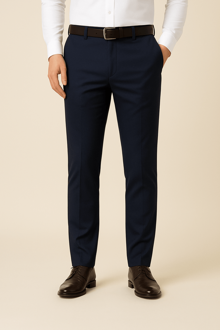 Moderne Slim Fit Herrenhose, schmal geschnitten, flexibel und komfortabel. Ideal für Business & Freizeit als Stoffhose.