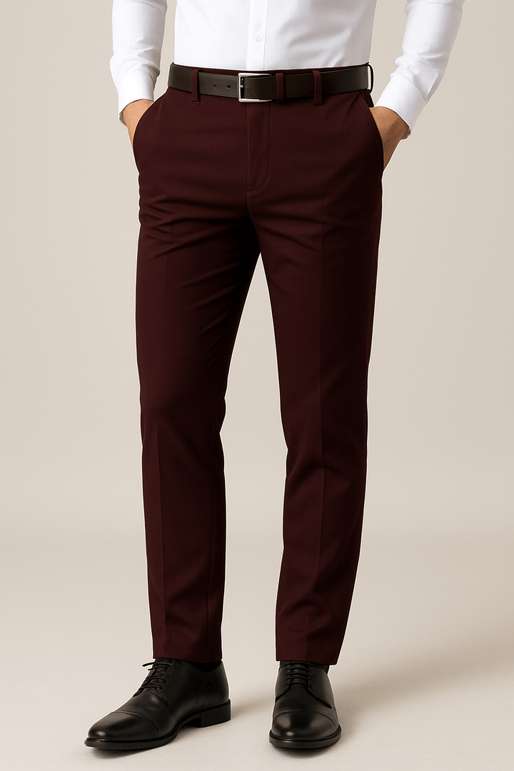 Dunkelgraue Slim Fit Herrenhose aus Stretch-Stoff. Bequeme, elegante Anzughose oder Businesshose für Herrenmode.