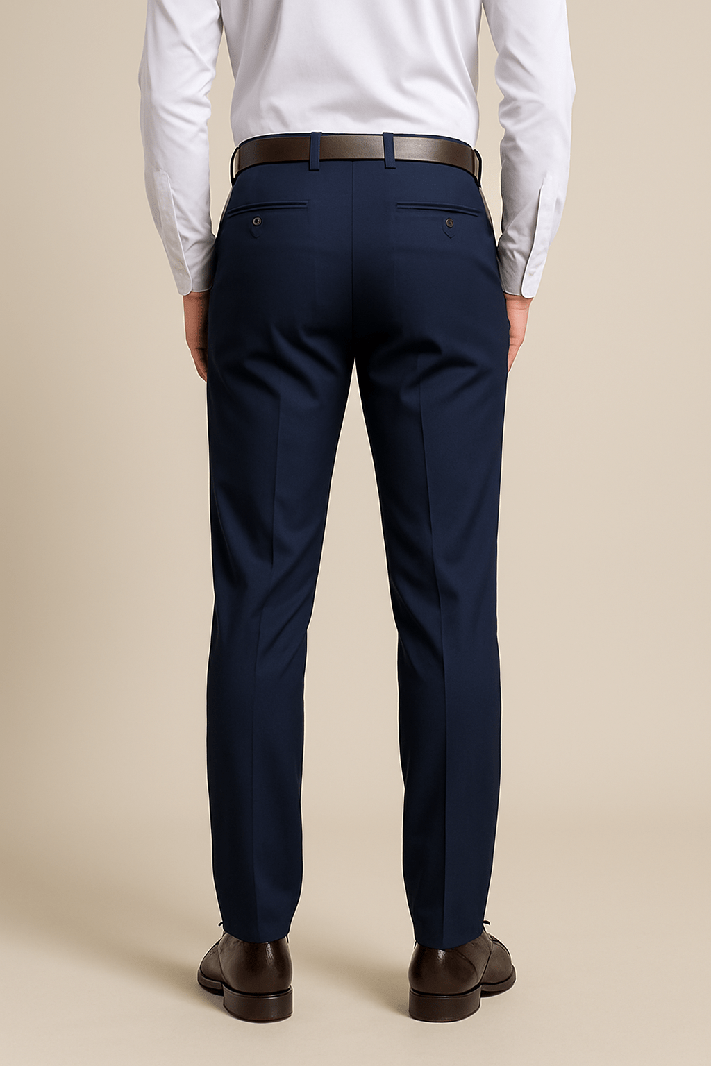 Komfortable, flexible Slim Fit Herrenhose mit schmalem Schnitt. Moderne Stoffhose ideal für Business & Freizeit.