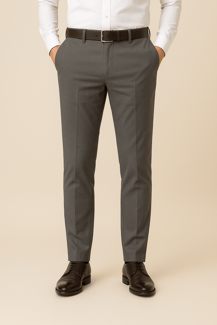 Vielseitige Slim Fit Herrenhose: Stretch-Stoff, schmal geschnitten, komfortabel. Perfekt für Büro, Business, Alltag.